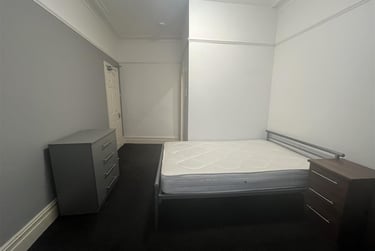 5 bed house, Lower Broughton Road, Charlestown, Salford, M72HR - Image 3